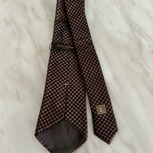 LOUIS VUITTON DAMIER CLASSIQUE SILK TIE - Picture 3 of 4